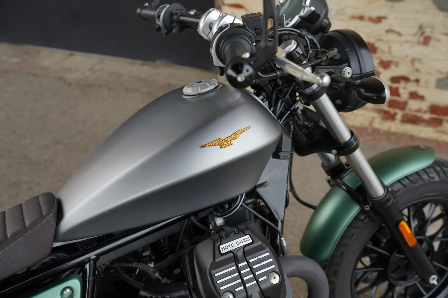 2021 Moto Guzzi V9 Bobber - Centenario