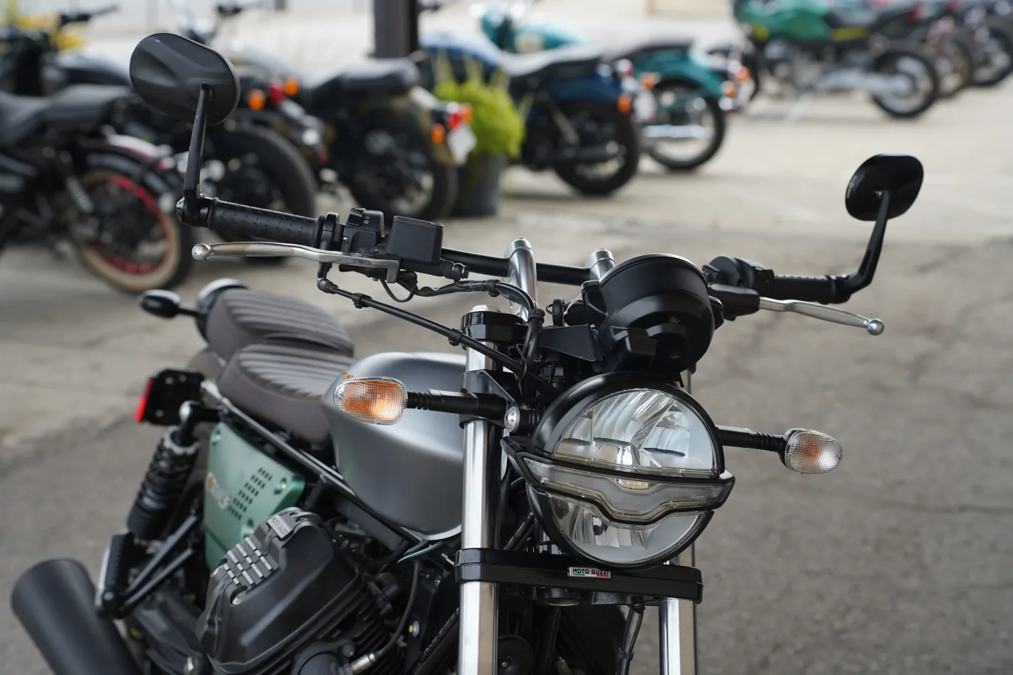 2021 Moto Guzzi V9 Bobber - Centenario
