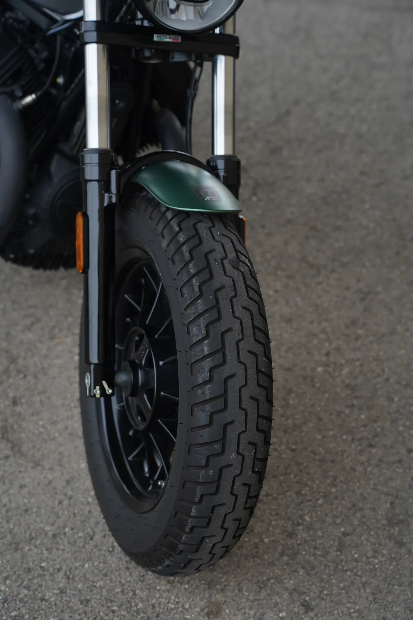2021 Moto Guzzi V9 Bobber - Centenario