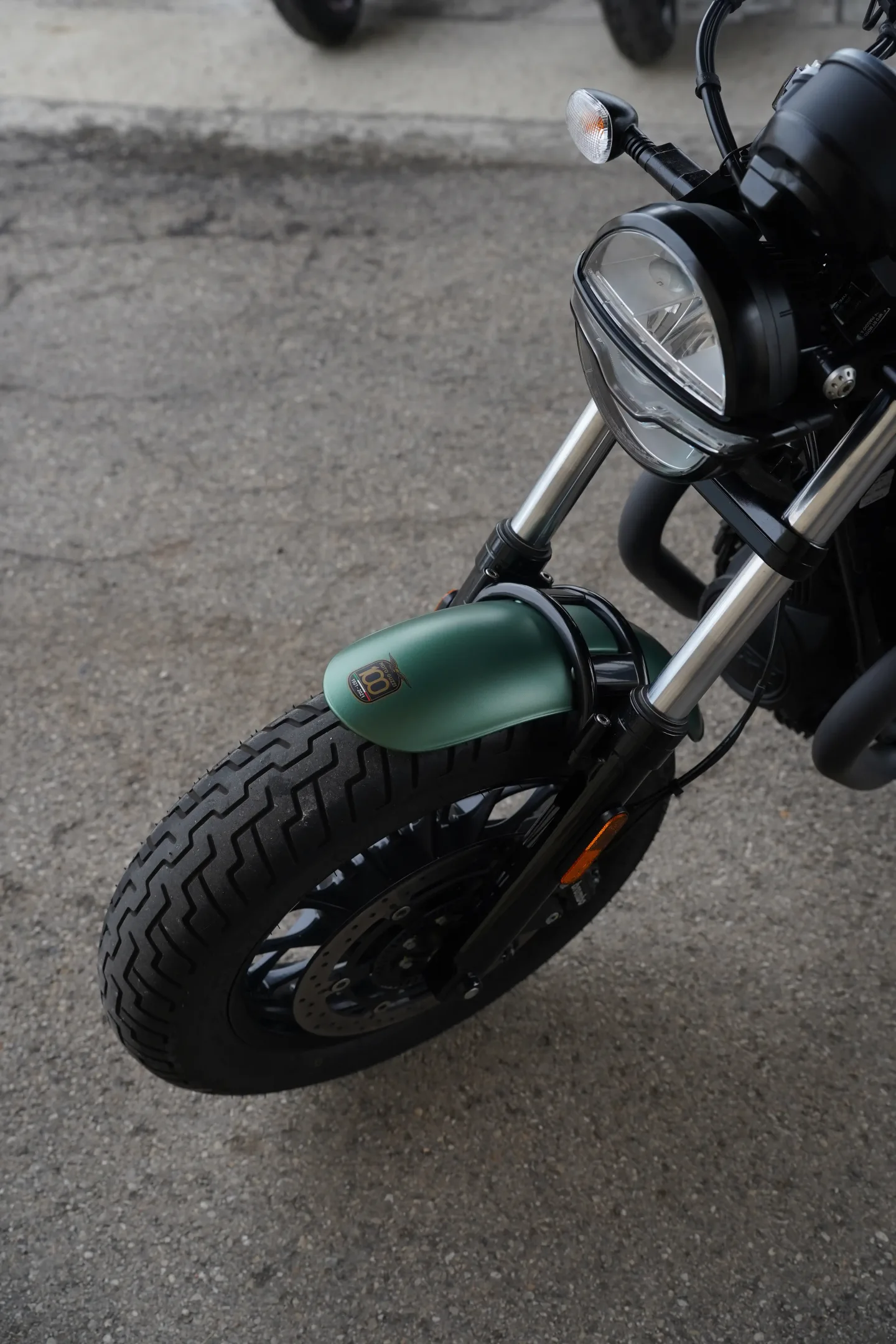 2021 Moto Guzzi V9 Bobber - Centenario