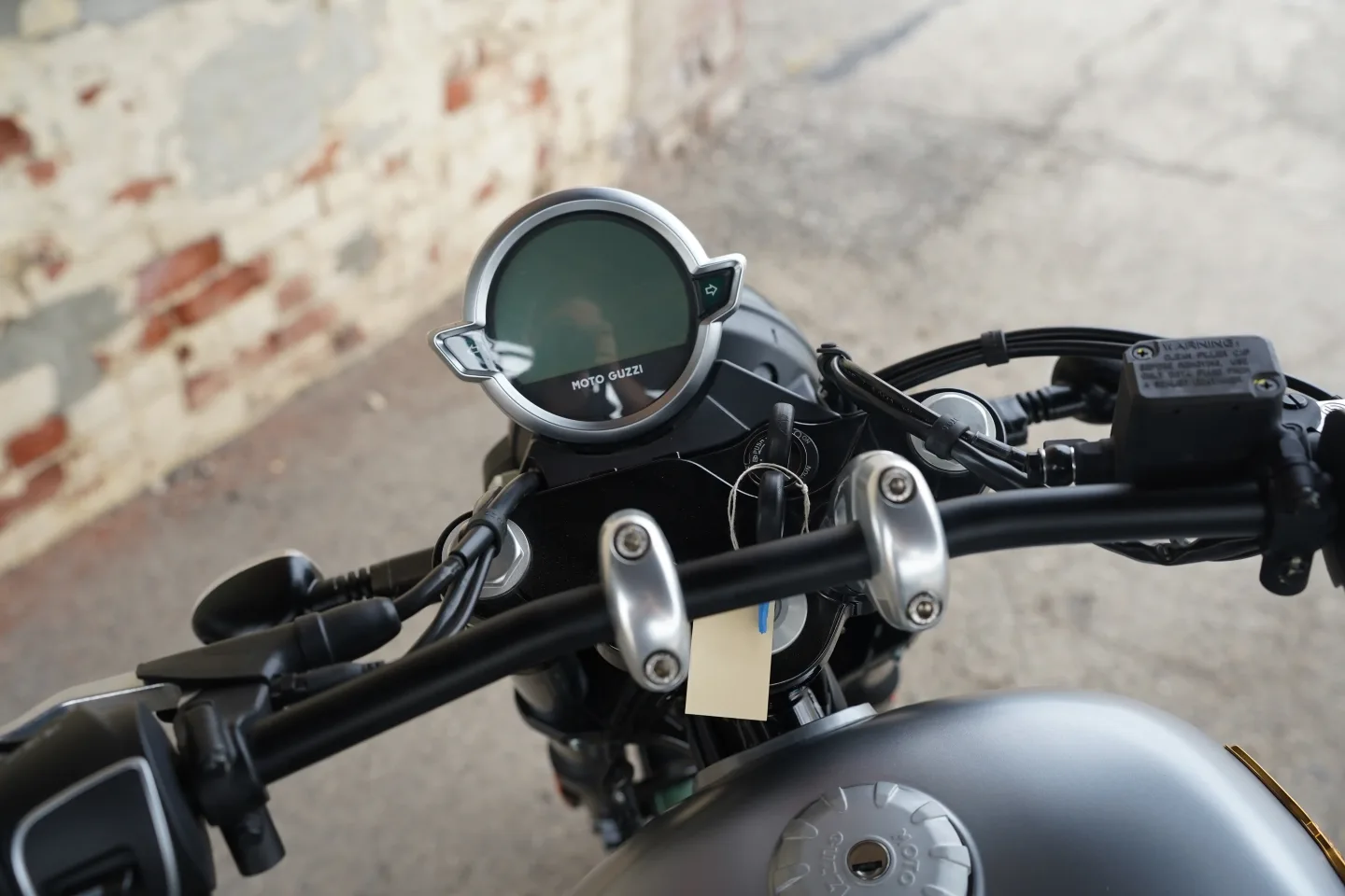 2021 Moto Guzzi V9 Bobber - Centenario