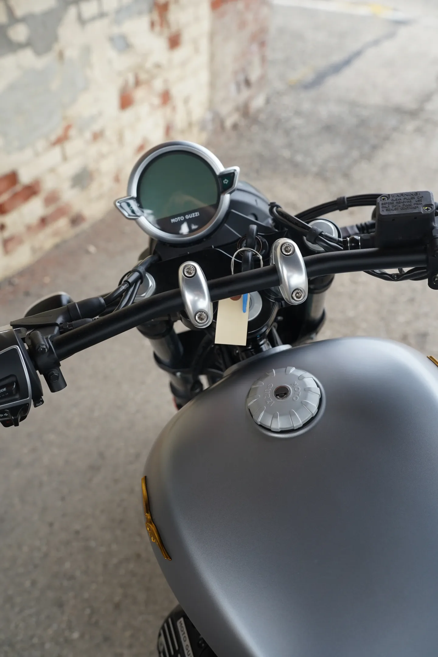 2021 Moto Guzzi V9 Bobber - Centenario