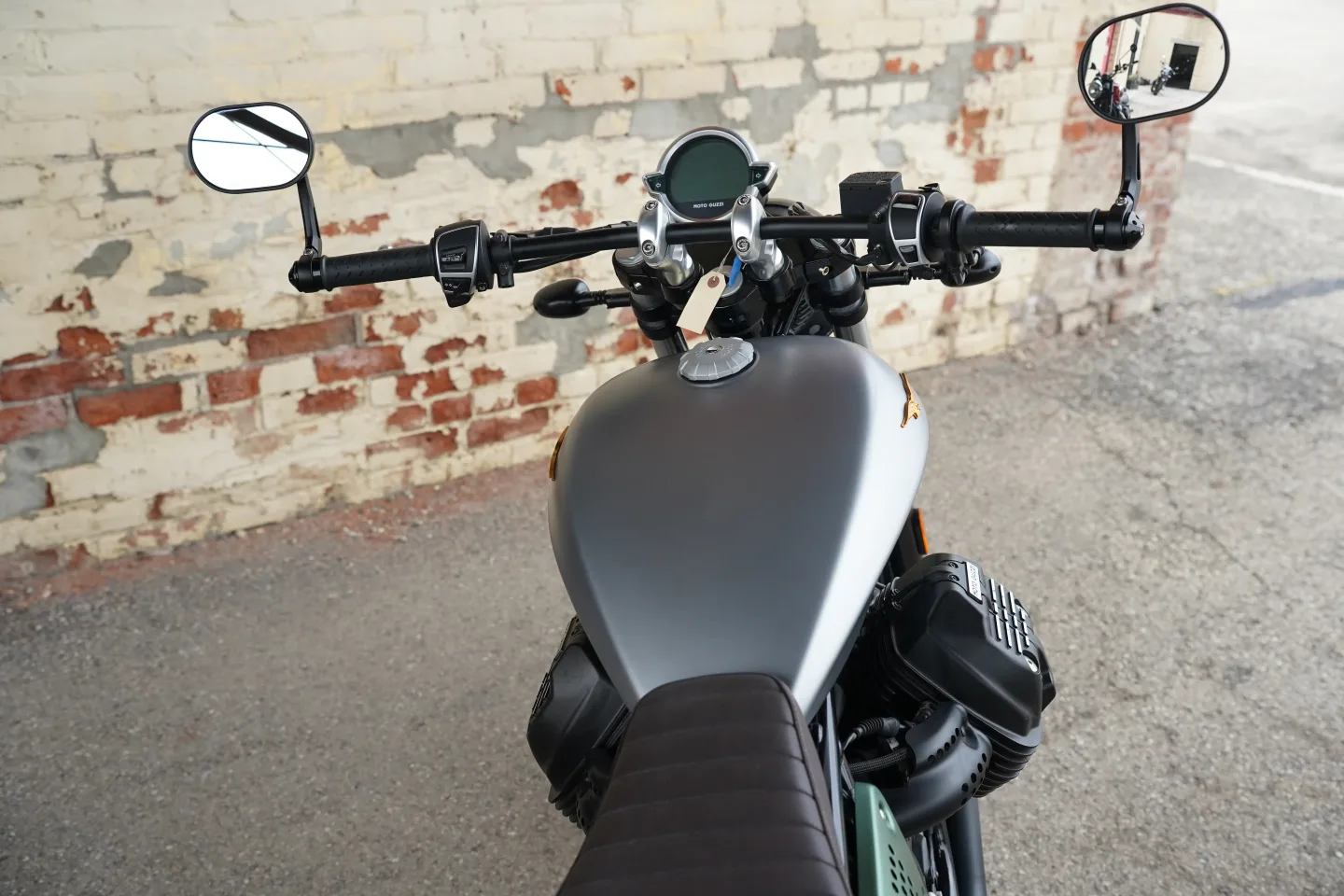 2021 Moto Guzzi V9 Bobber - Centenario