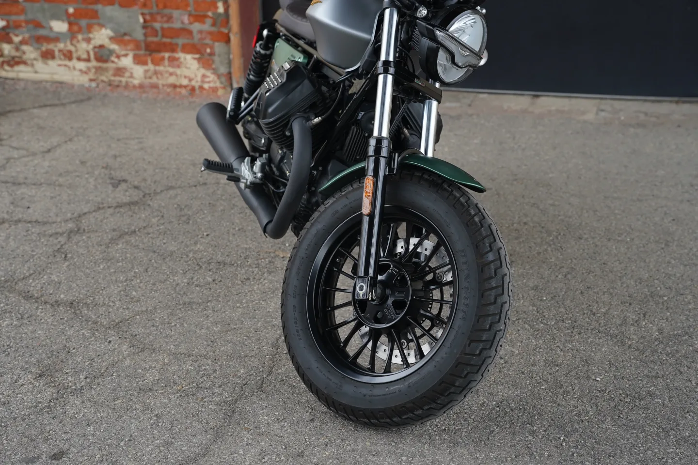 2021 Moto Guzzi V9 Bobber - Centenario
