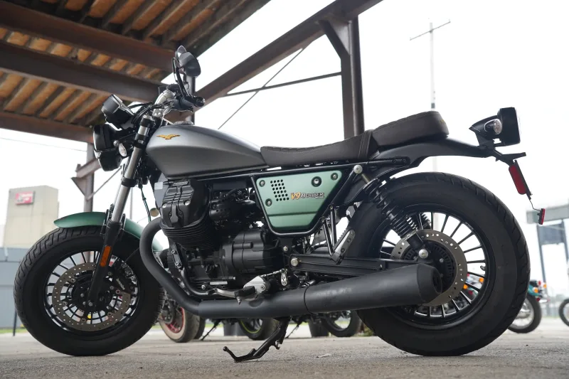 2021 Moto Guzzi V9 Bobber - Centenario