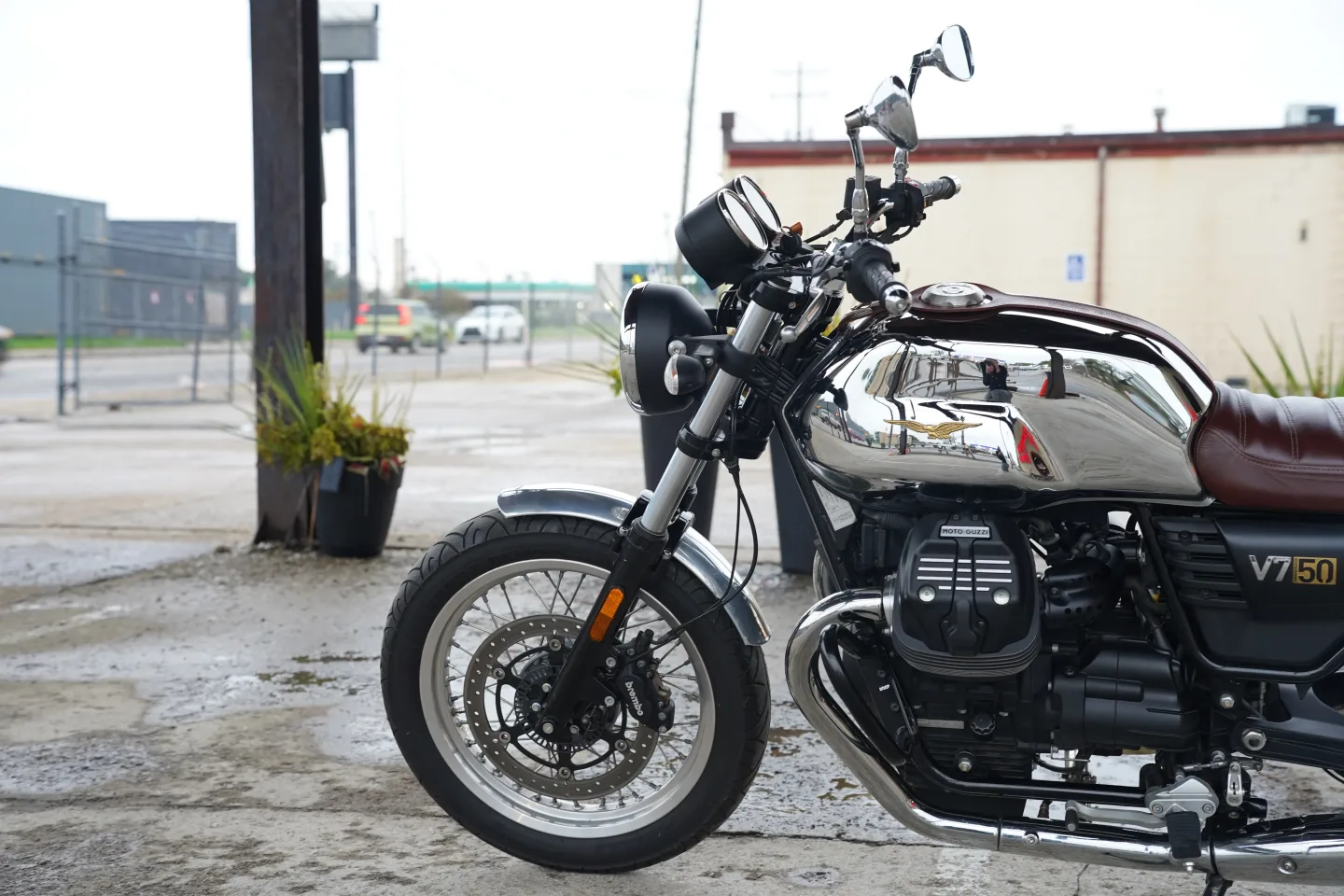 DSC03601 2017 Moto Guzzi V7 III - Anniversario