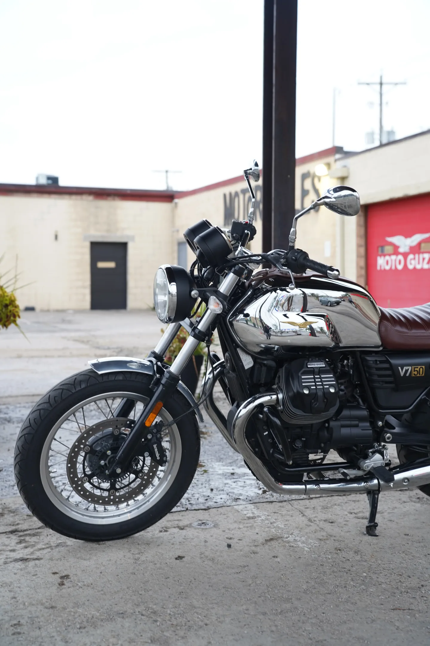 DSC03607 2017 Moto Guzzi V7 III - Anniversario
