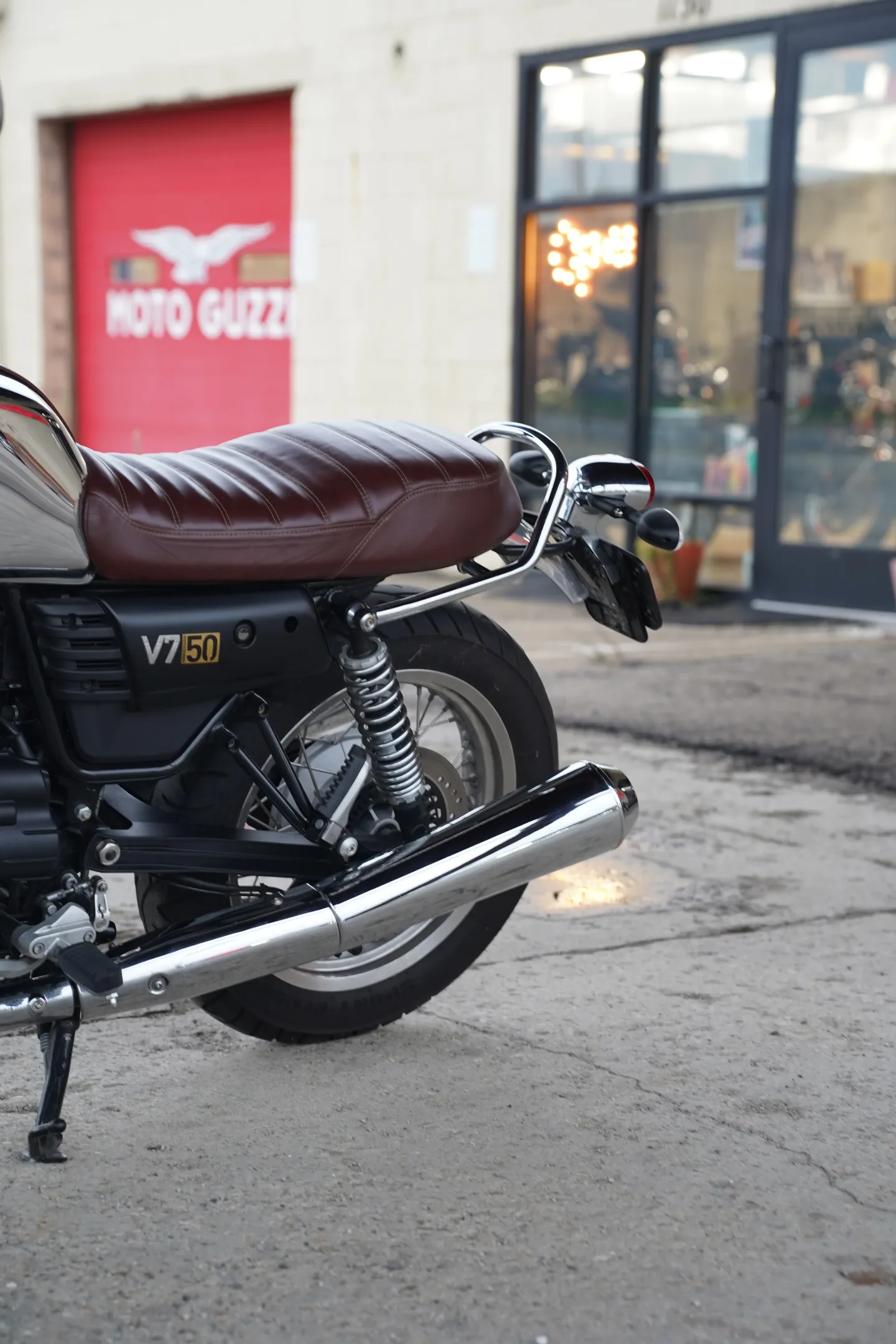DSC03608 2017 Moto Guzzi V7 III - Anniversario