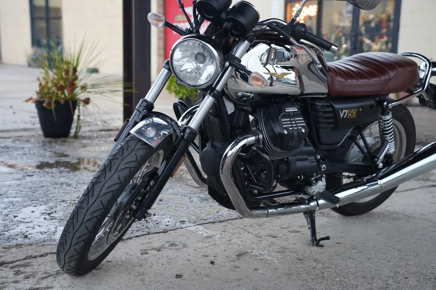 DSC03611 2017 Moto Guzzi V7 III - Anniversario