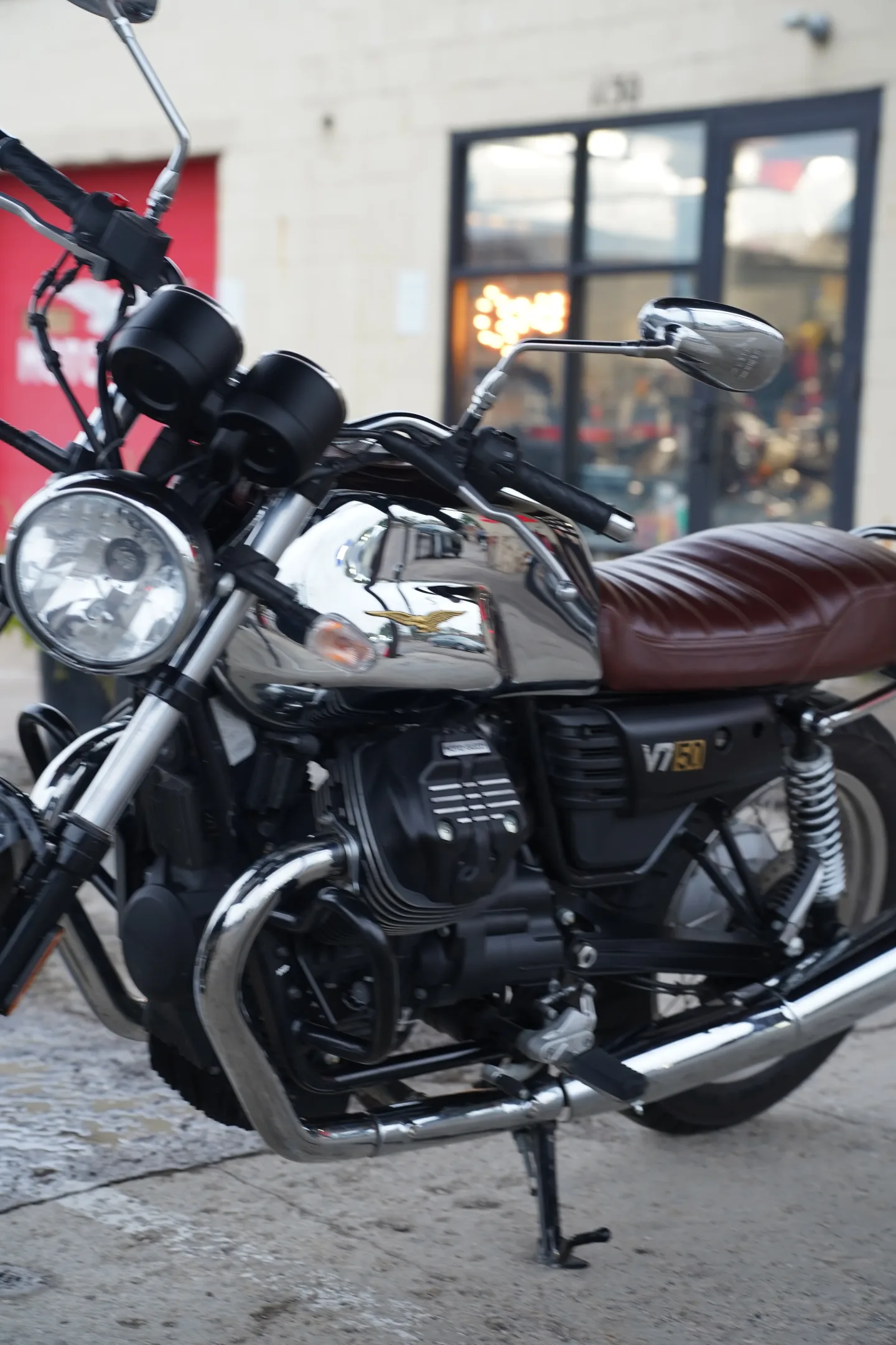 DSC03613 2017 Moto Guzzi V7 III - Anniversario