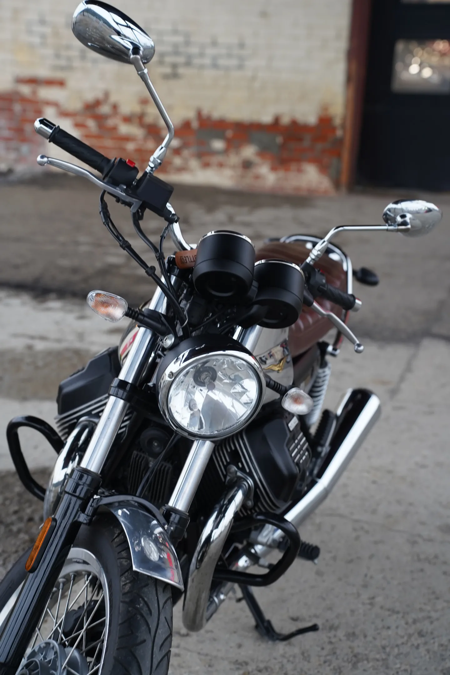 DSC03618 2017 Moto Guzzi V7 III - Anniversario