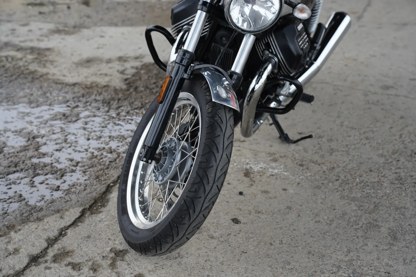 DSC03620 2017 Moto Guzzi V7 III - Anniversario