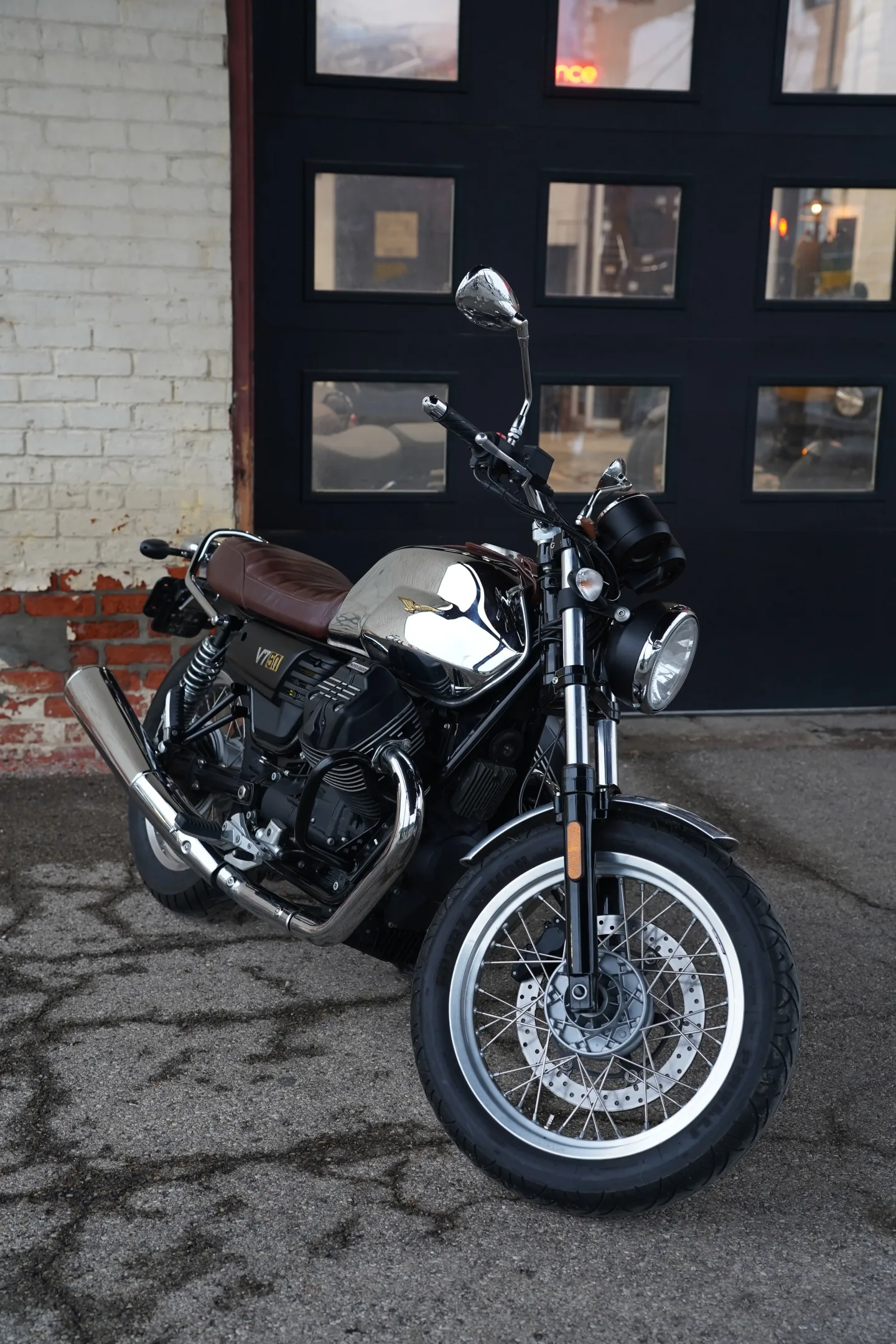 DSC03623 2017 Moto Guzzi V7 III - Anniversario