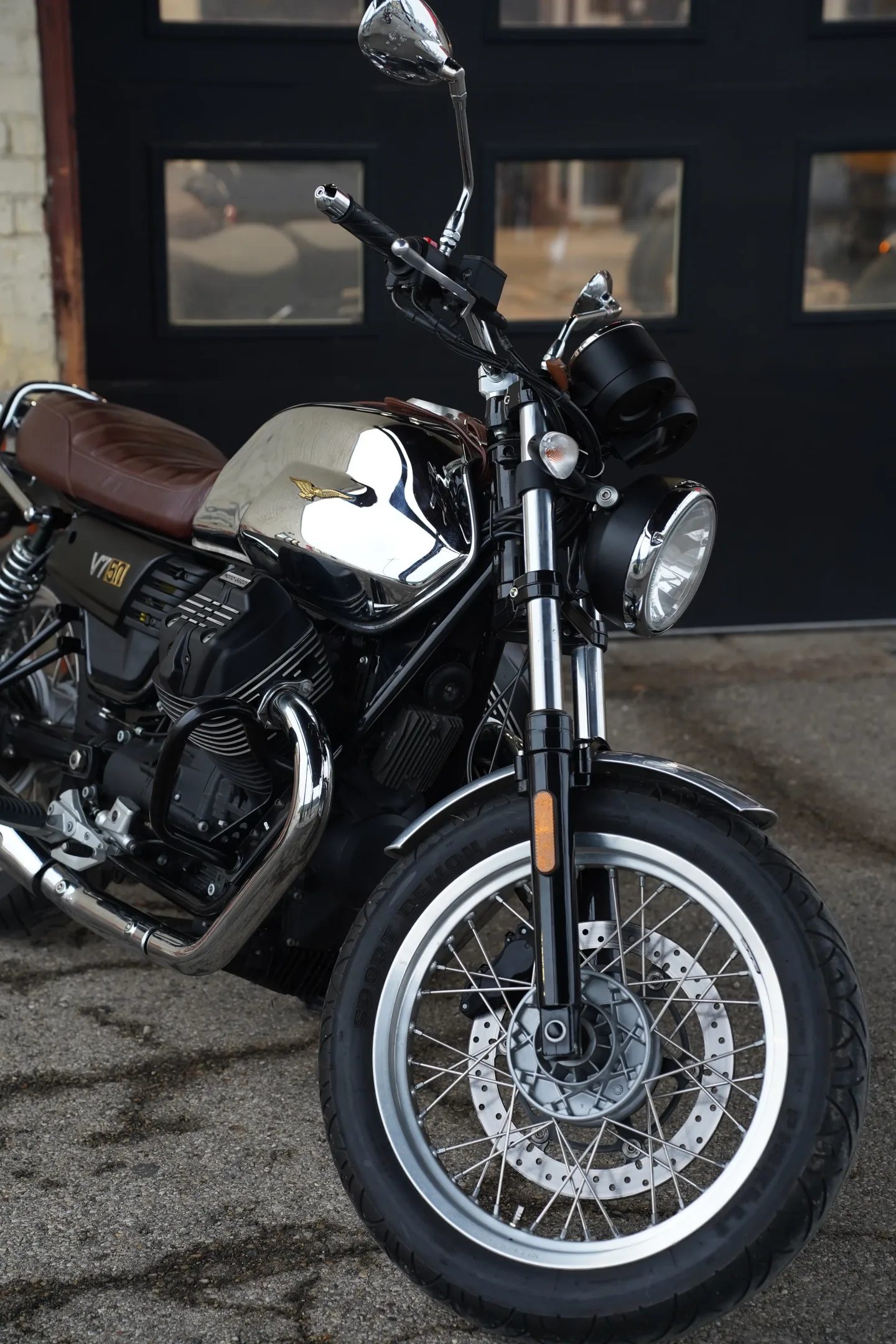DSC03624 2017 Moto Guzzi V7 III - Anniversario