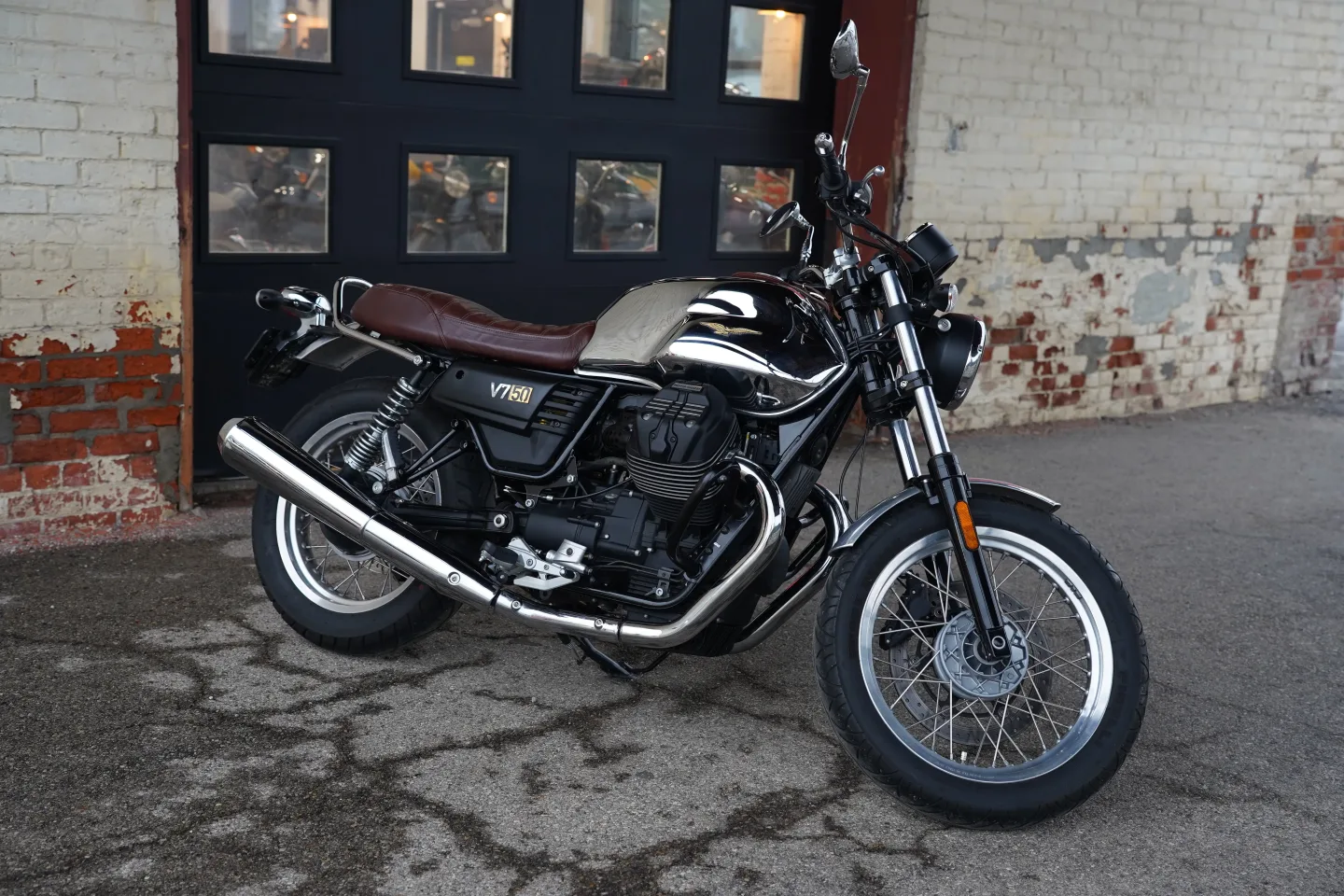 DSC03627 2017 Moto Guzzi V7 III - Anniversario