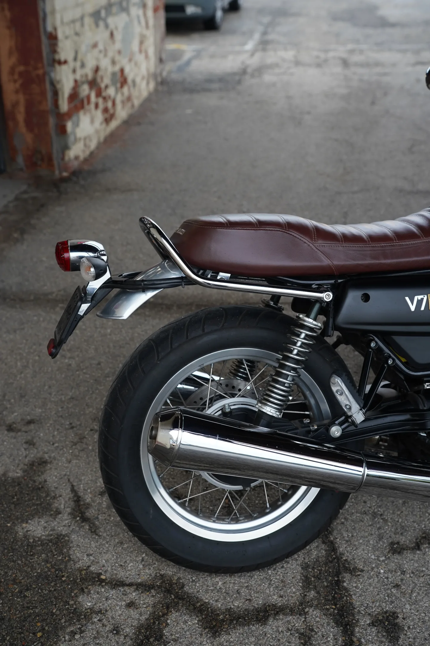 DSC03632 2017 Moto Guzzi V7 III - Anniversario
