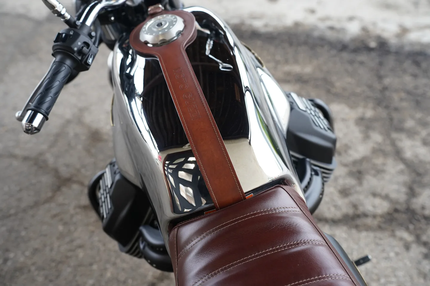 DSC03646 2017 Moto Guzzi V7 III - Anniversario