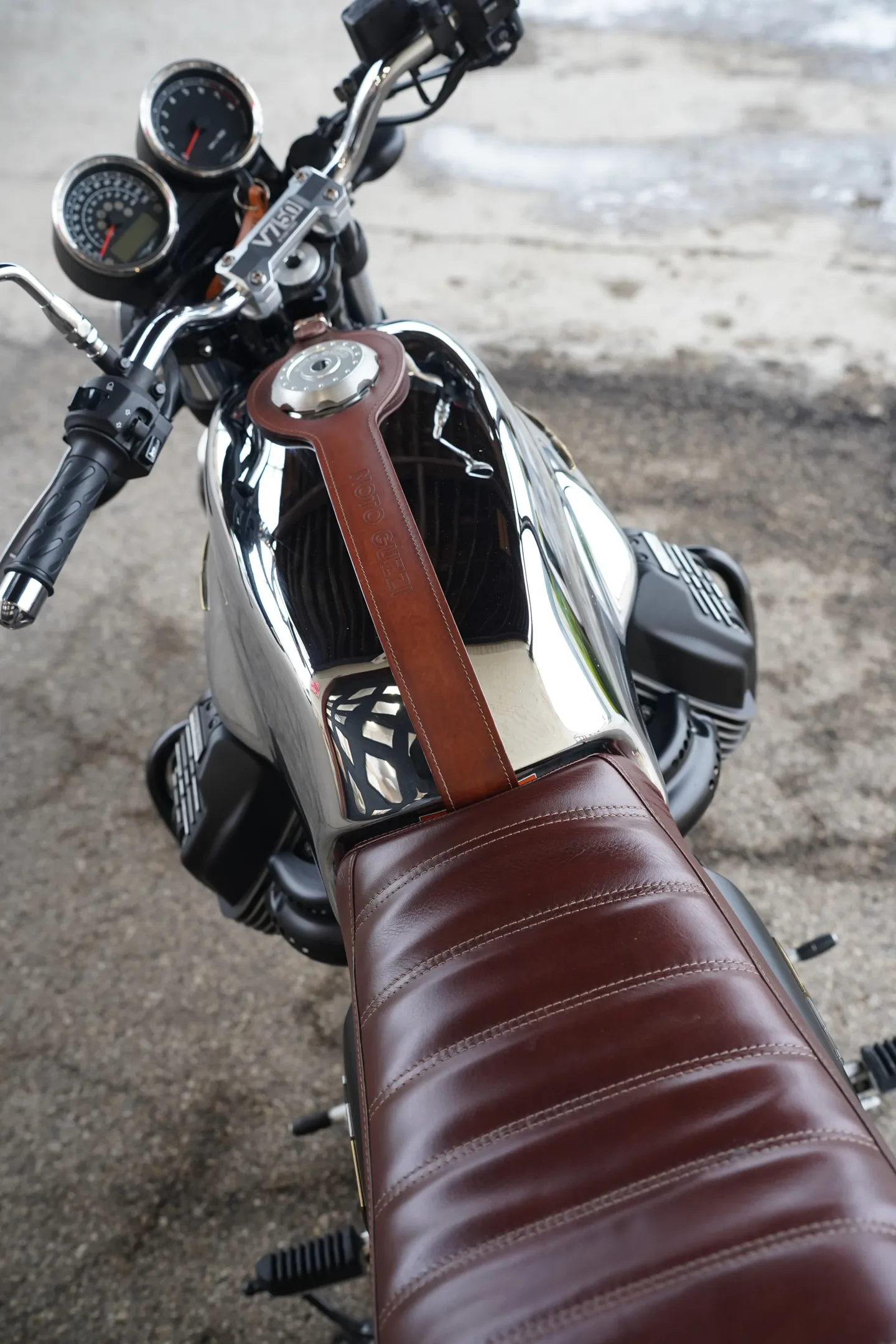 DSC03647 2017 Moto Guzzi V7 III - Anniversario
