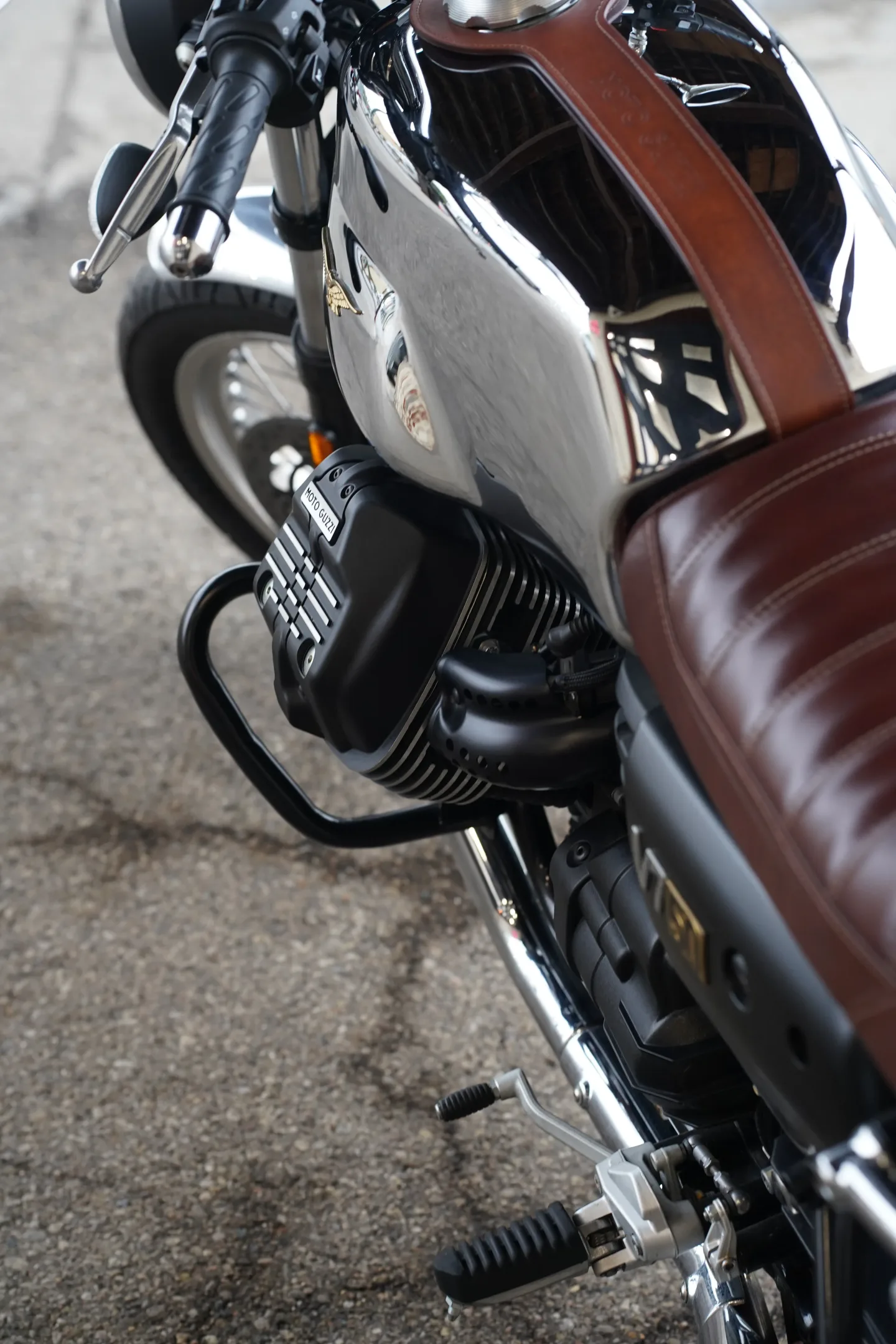 DSC03652 2017 Moto Guzzi V7 III - Anniversario