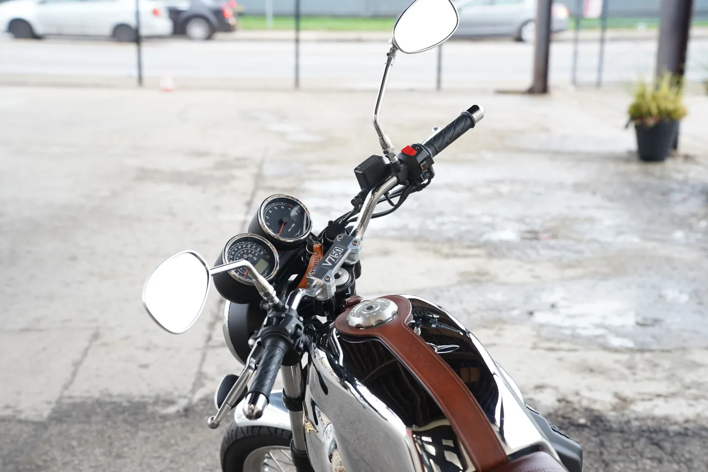 DSC03654 2017 Moto Guzzi V7 III - Anniversario