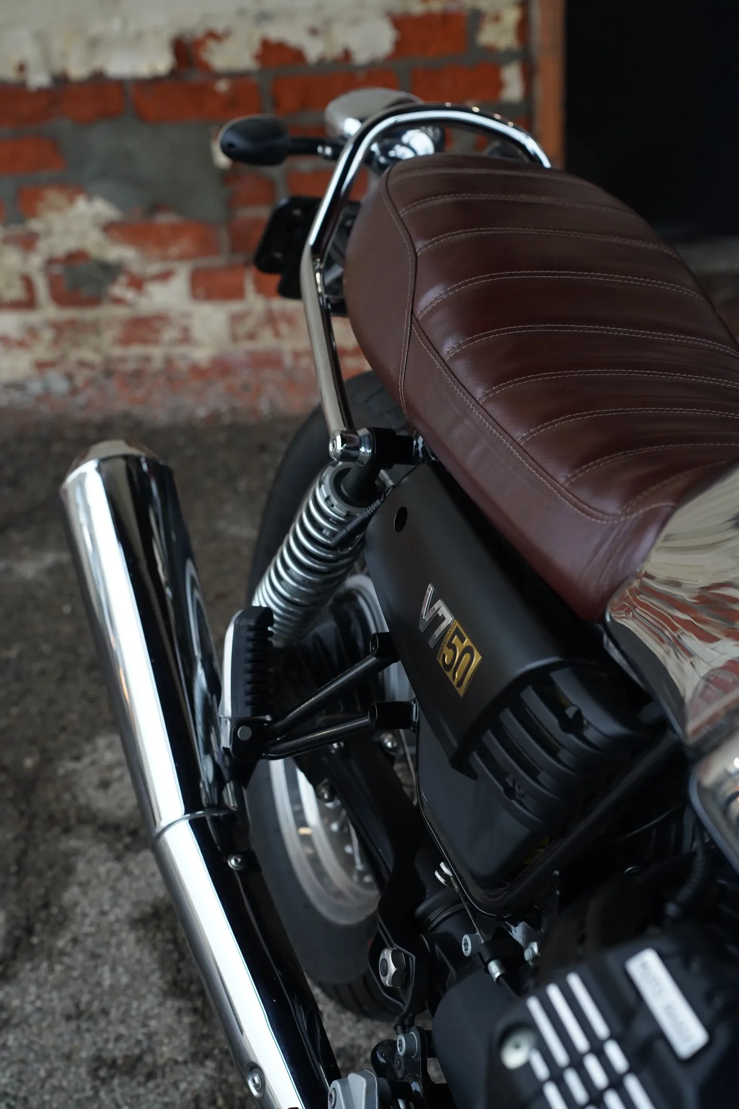 DSC03657 2017 Moto Guzzi V7 III - Anniversario