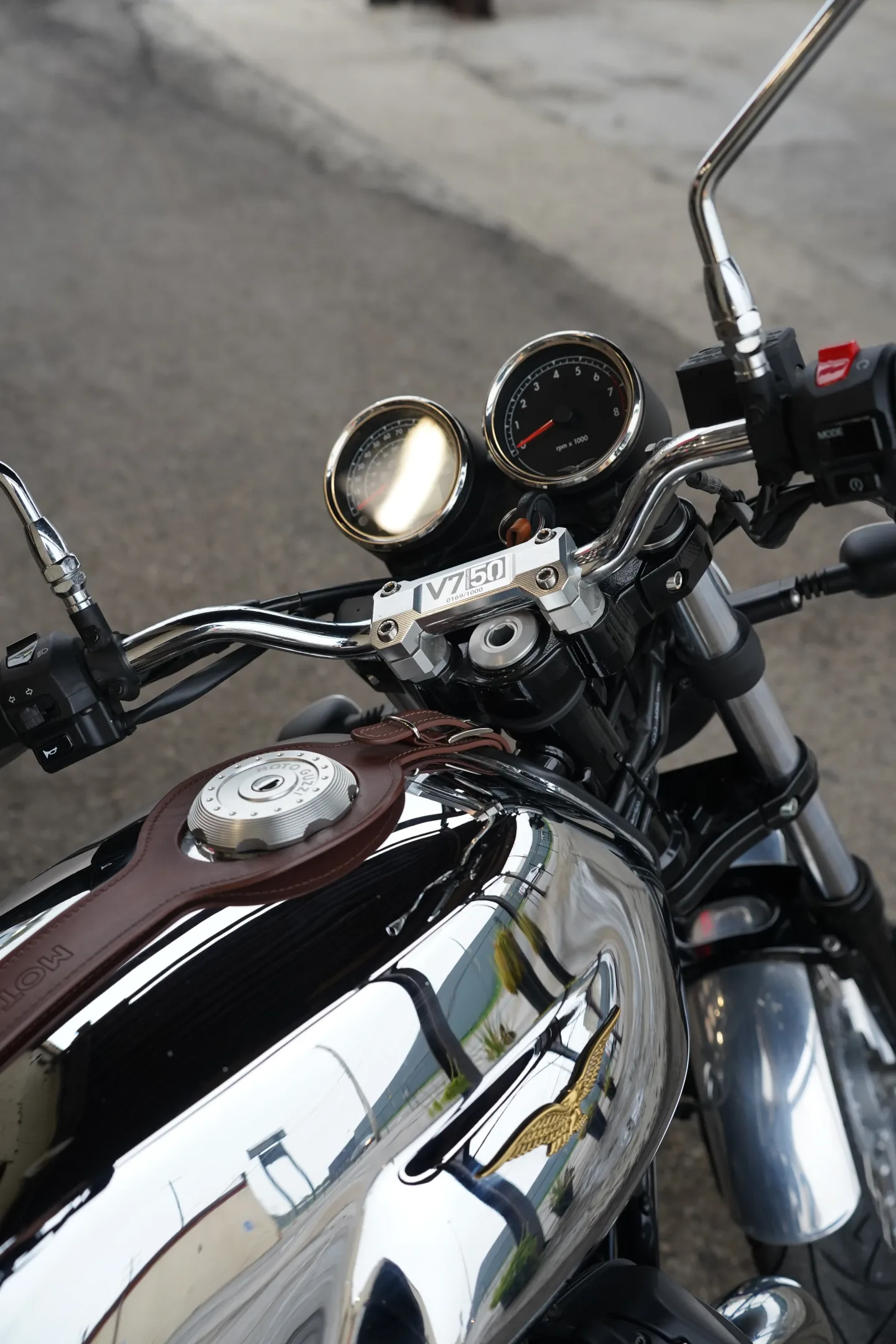DSC03664 2017 Moto Guzzi V7 III - Anniversario