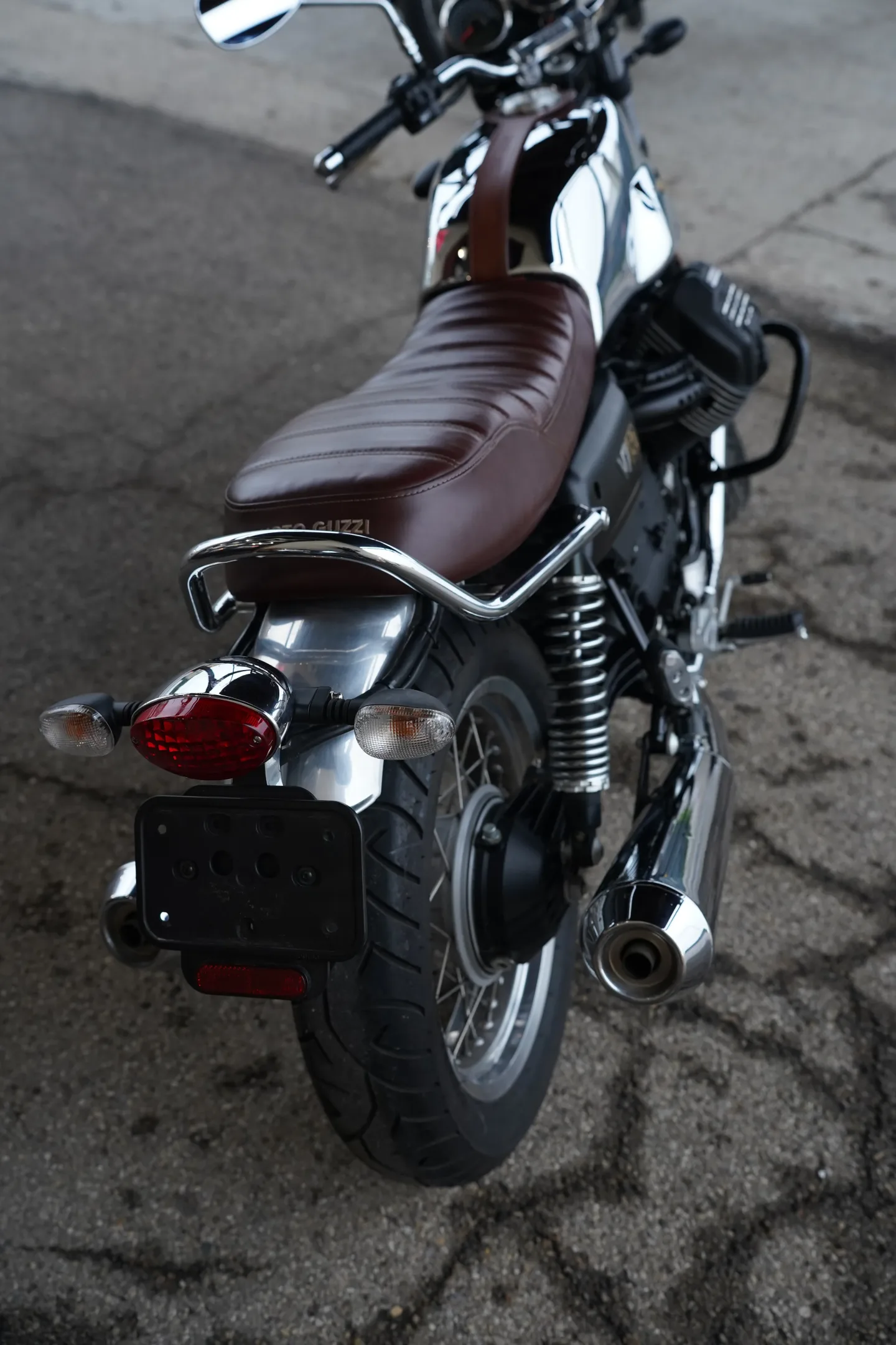 DSC03667 2017 Moto Guzzi V7 III - Anniversario