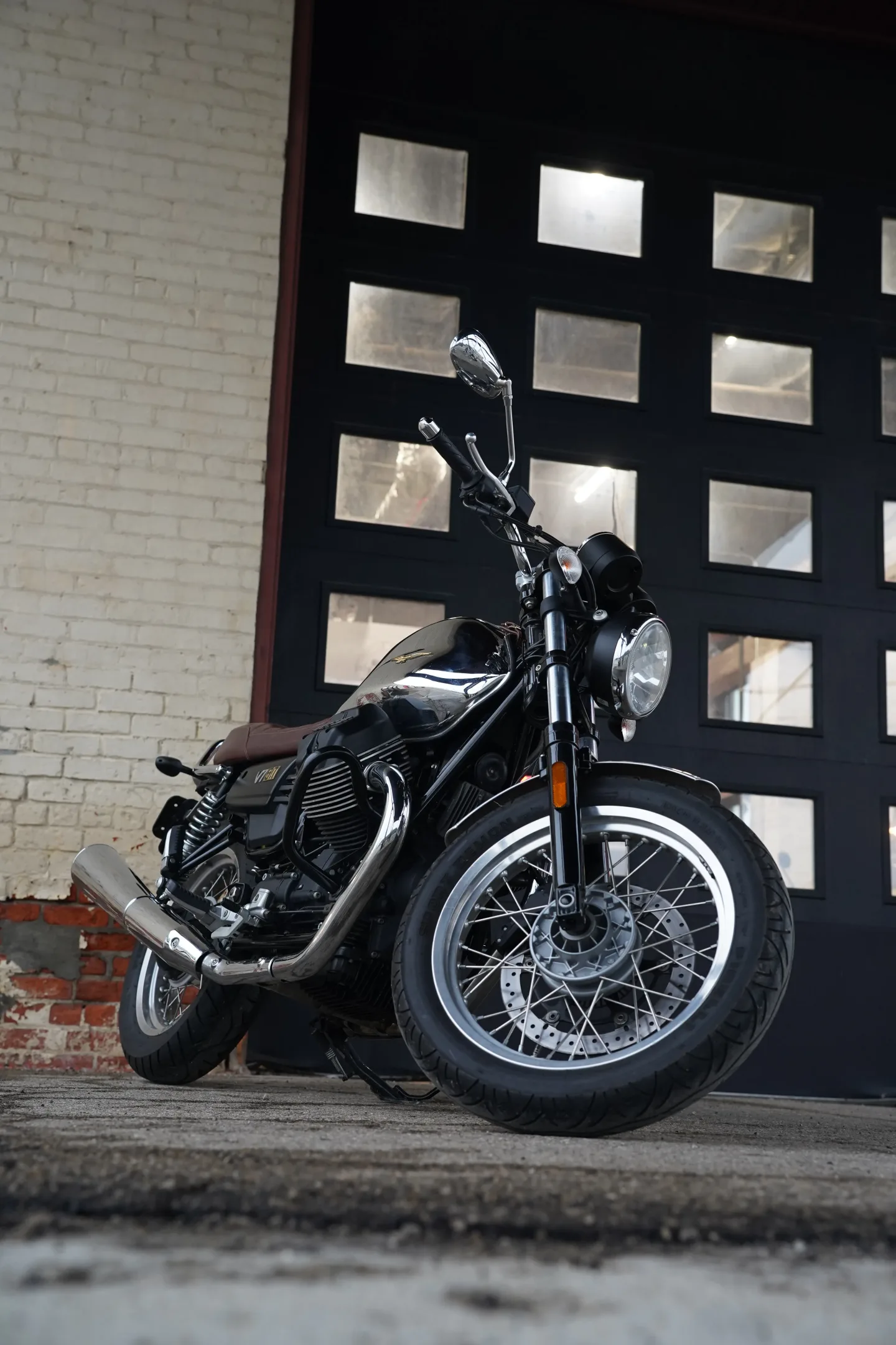 DSC03669 2017 Moto Guzzi V7 III - Anniversario