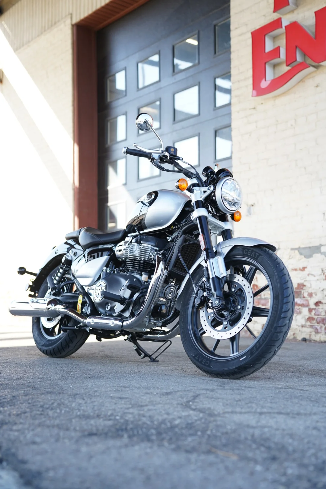 2024 Royal Enfield Super Meteor 650 - Interstellar Grey