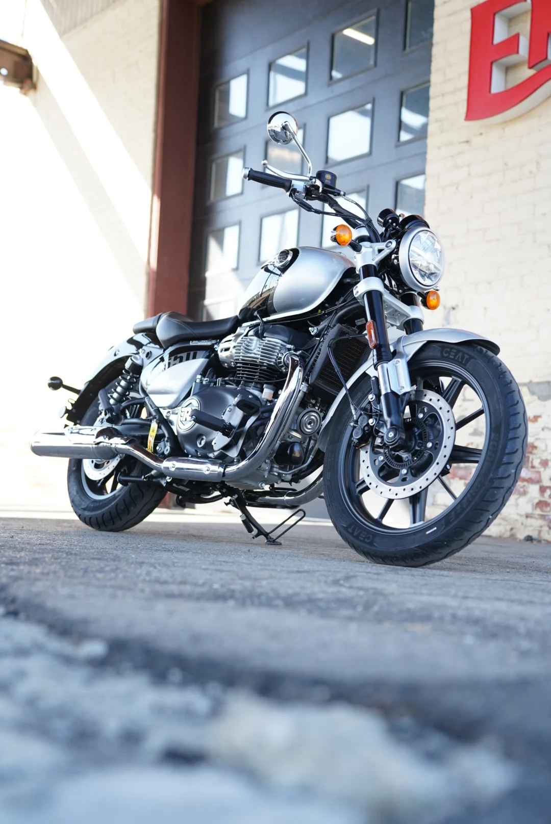 2024 Royal Enfield Super Meteor 650 - Interstellar Grey