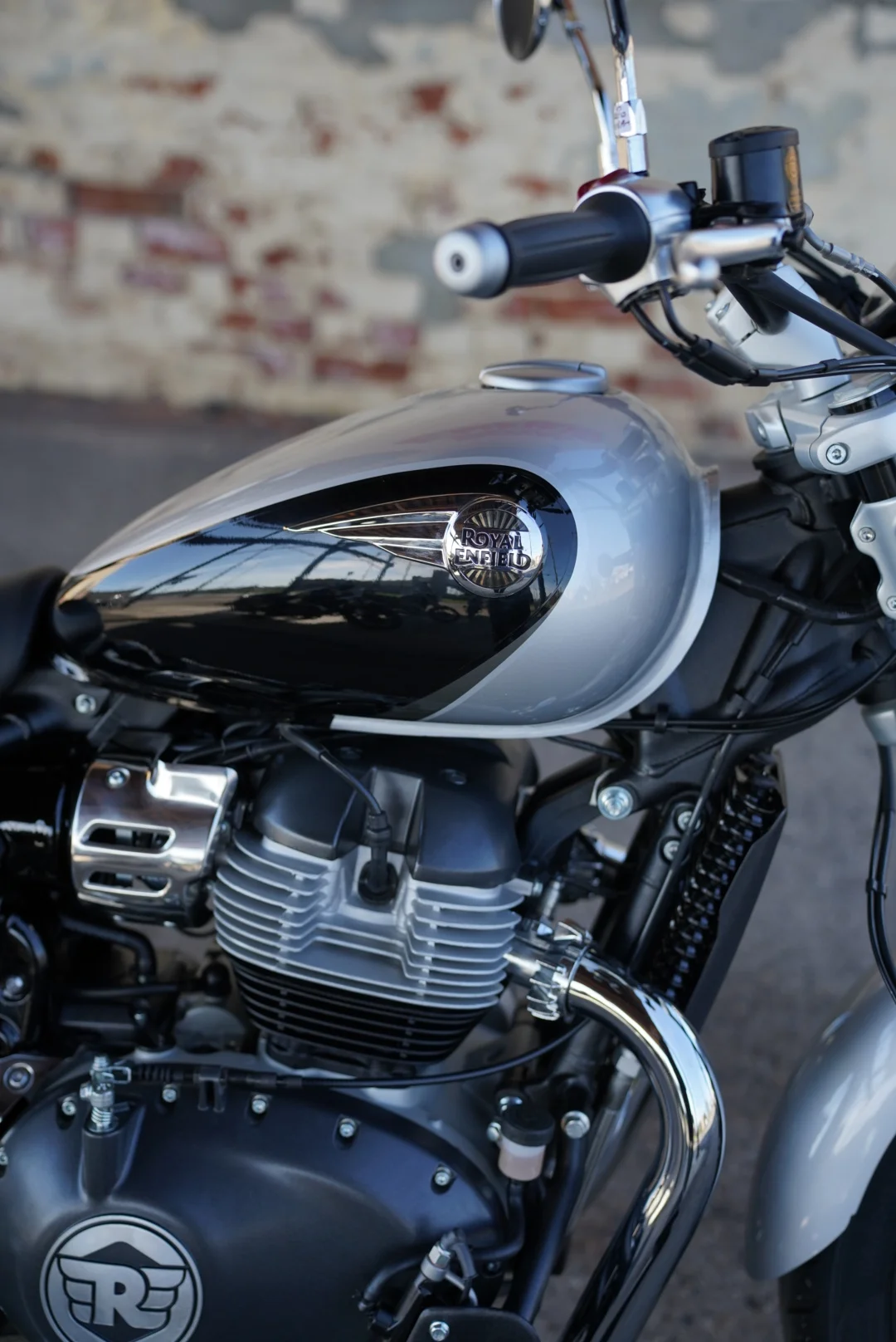 2024 Royal Enfield Super Meteor 650 - Interstellar Grey
