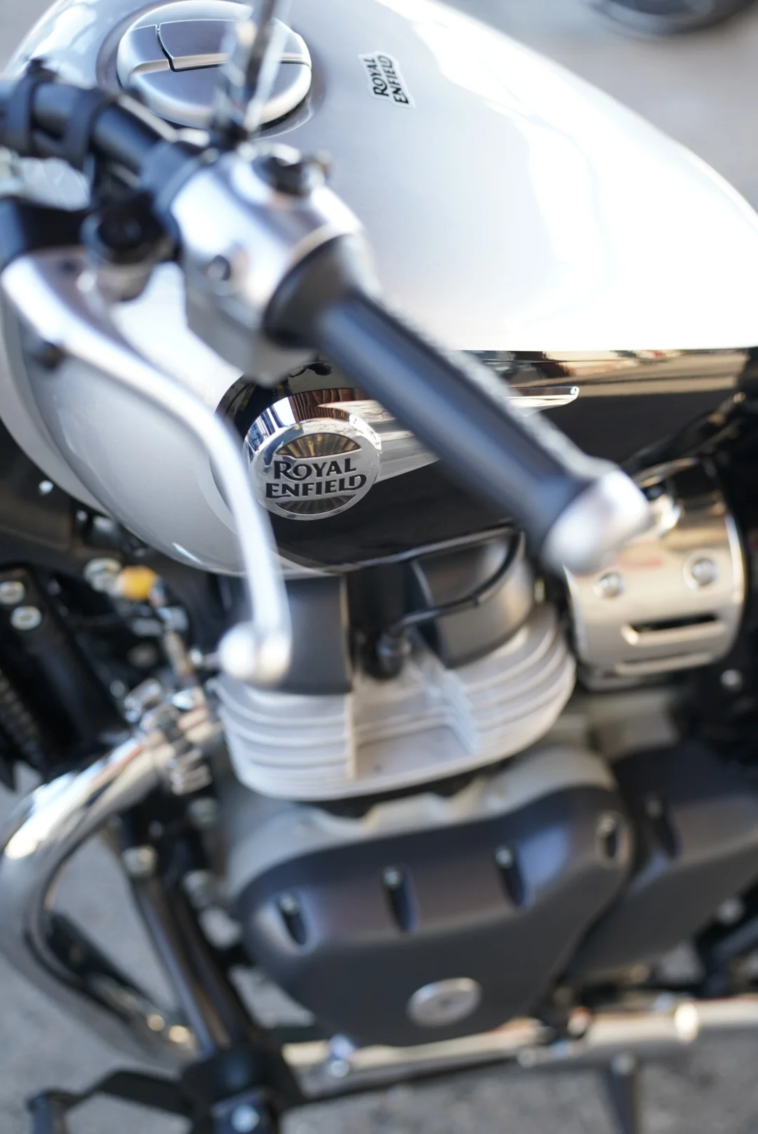 2024 Royal Enfield Super Meteor 650 - Interstellar Grey