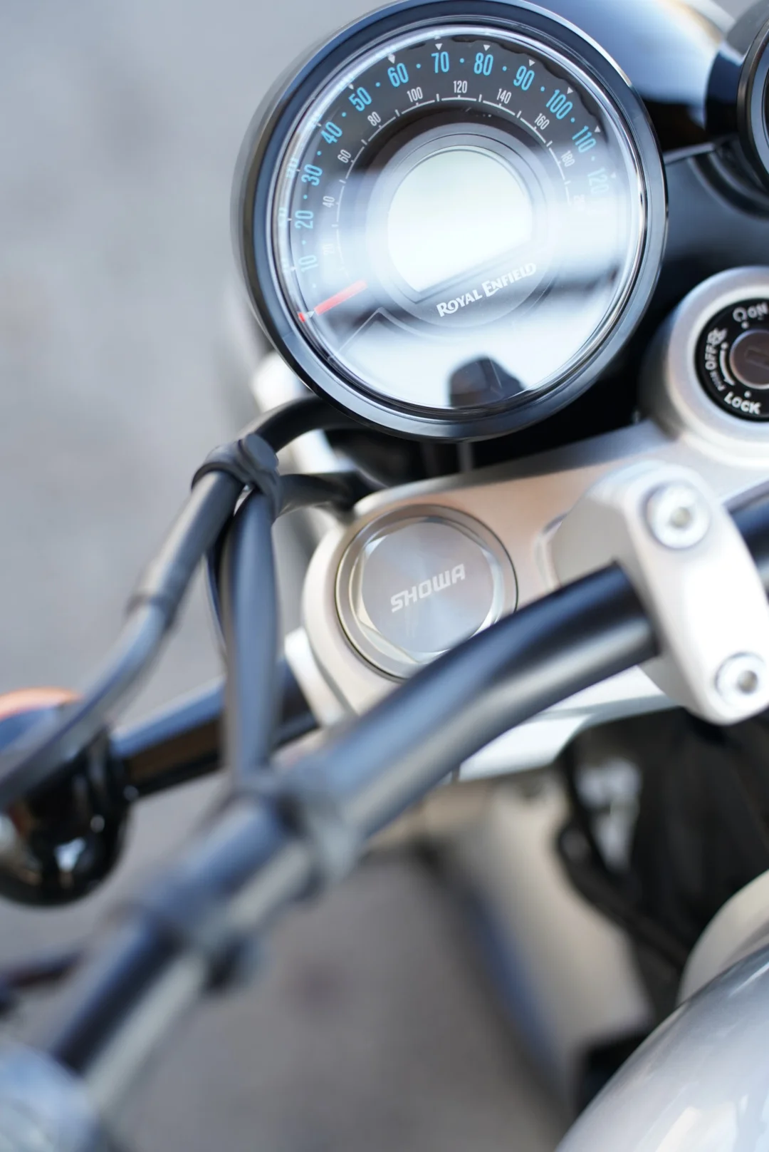 2024 Royal Enfield Super Meteor 650 - Interstellar Grey