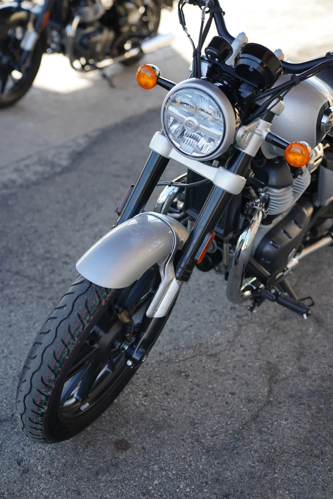 2024 Royal Enfield Super Meteor 650 - Interstellar Grey