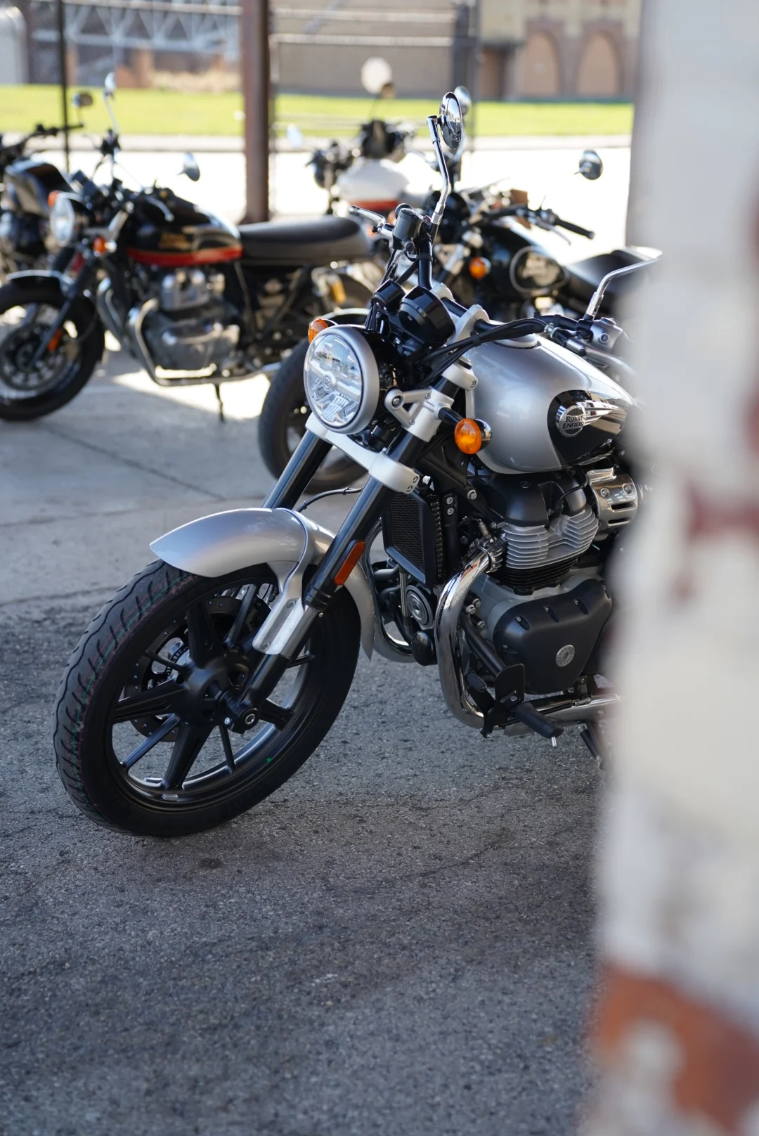 2024 Royal Enfield Super Meteor 650 - Interstellar Grey