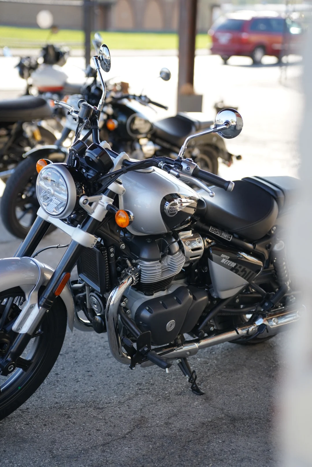 2024 Royal Enfield Super Meteor 650 - Interstellar Grey