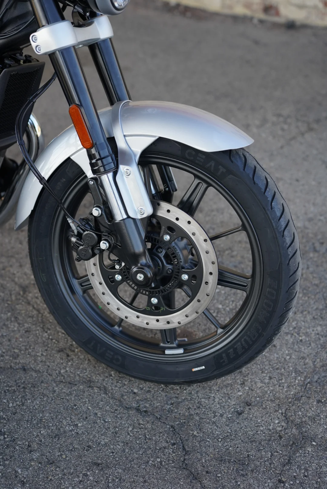 2024 Royal Enfield Super Meteor 650 - Interstellar Grey