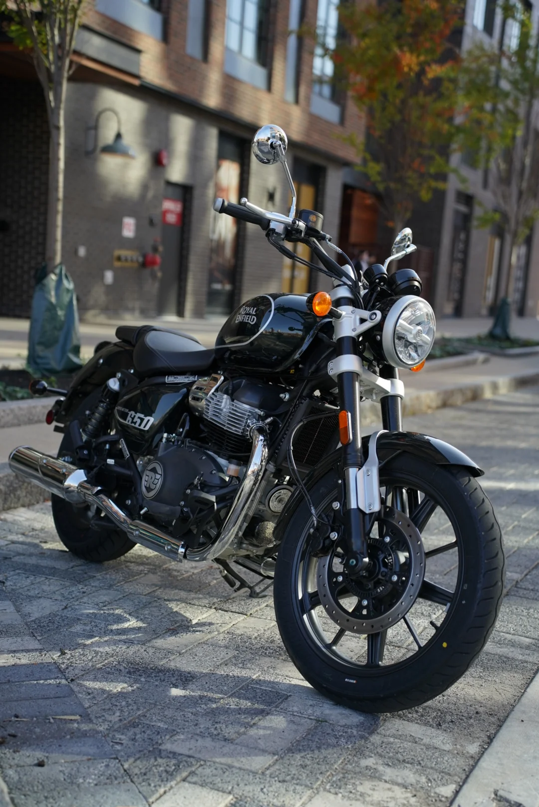 2024 Royal Enfield Super Meteor 650 - Astral Green