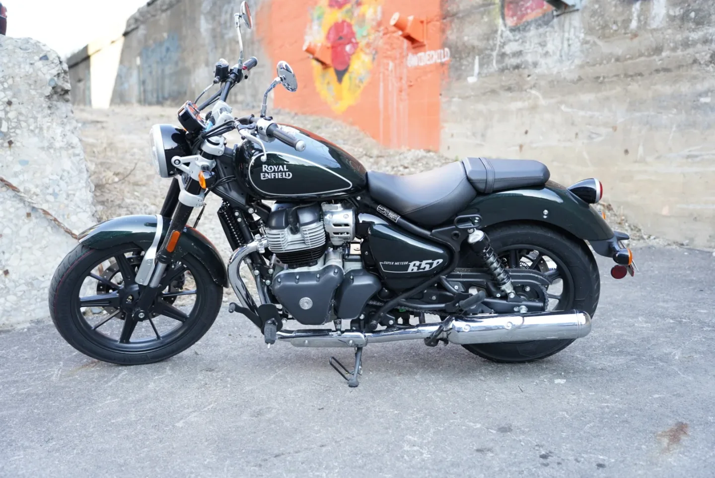 2024 Royal Enfield Super Meteor 650 - Astral Green