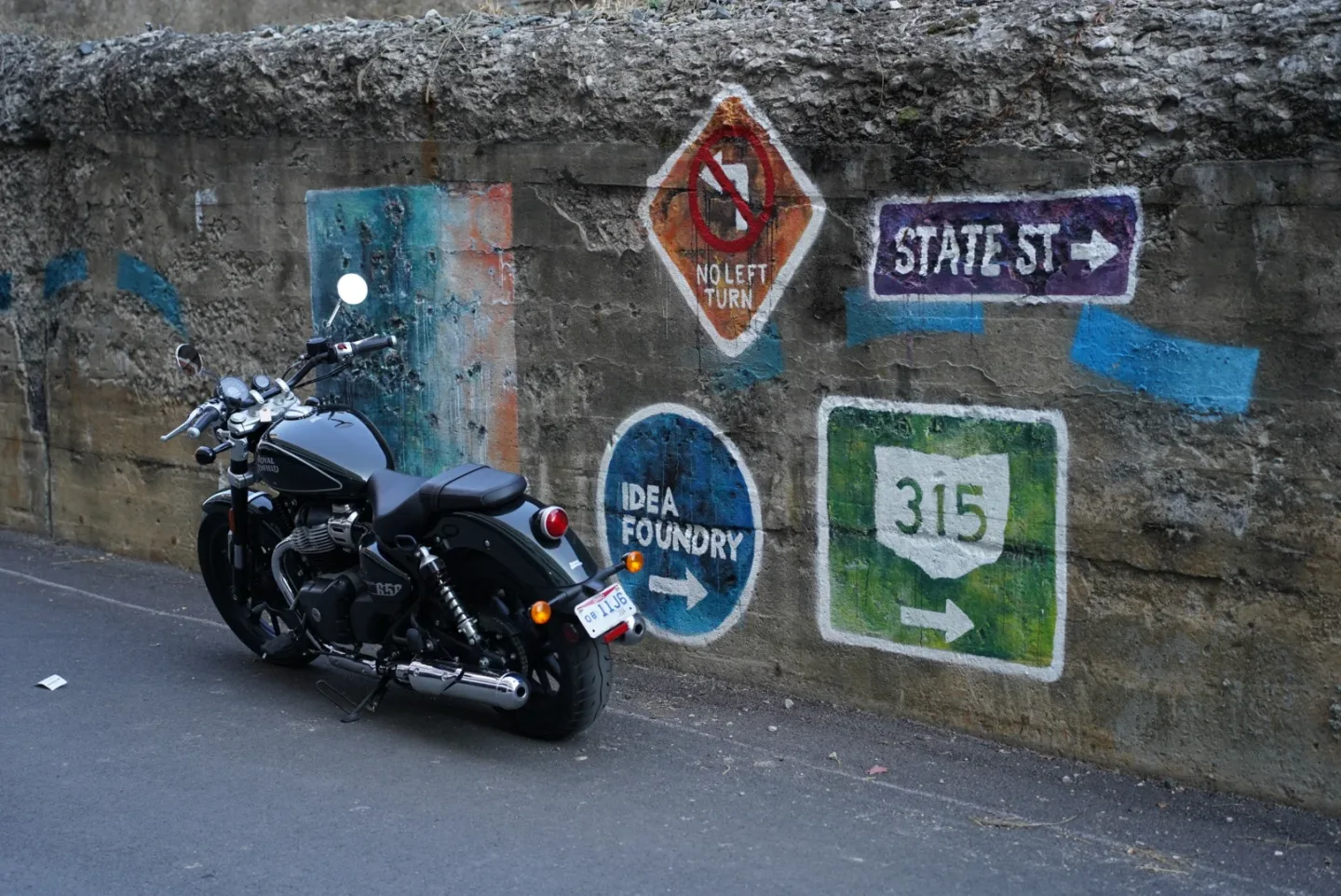 2024 Royal Enfield Super Meteor 650 - Astral Green