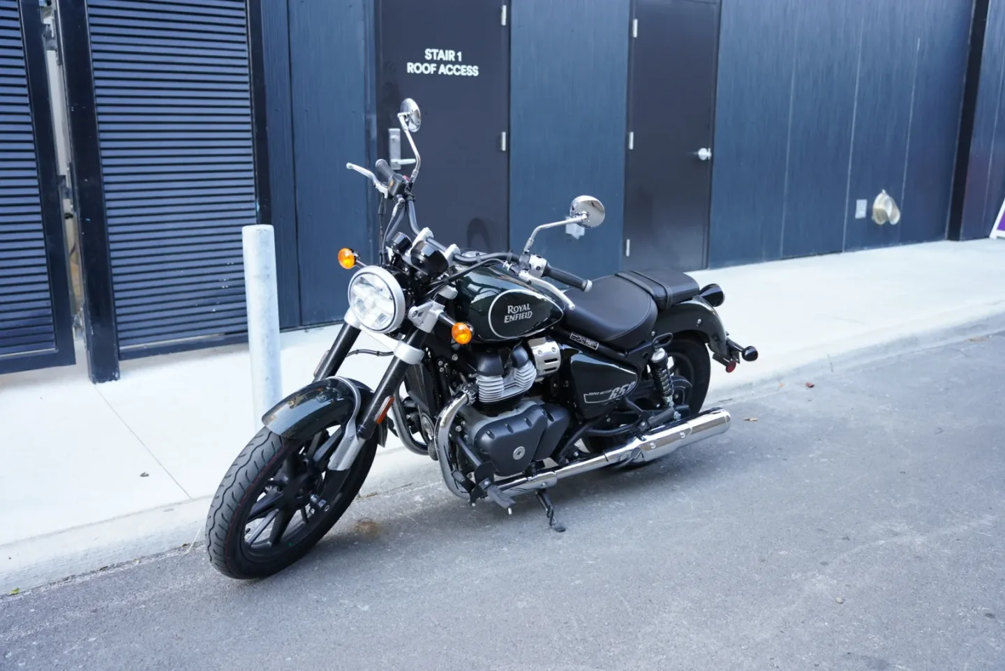 2024 Royal Enfield Super Meteor 650 - Astral Green