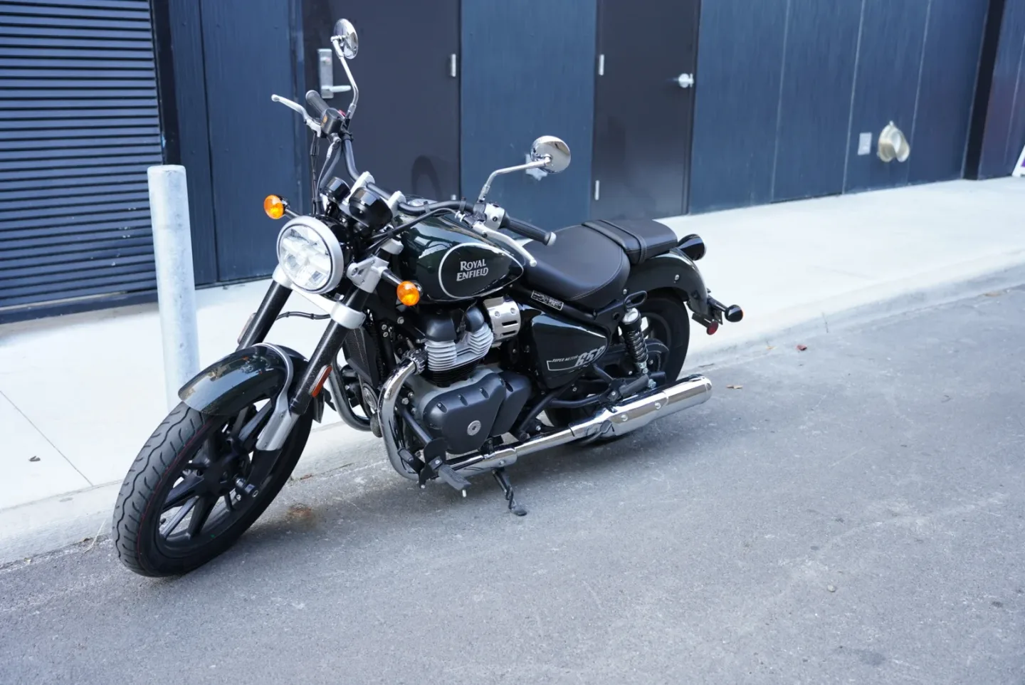 2024 Royal Enfield Super Meteor 650 - Astral Green