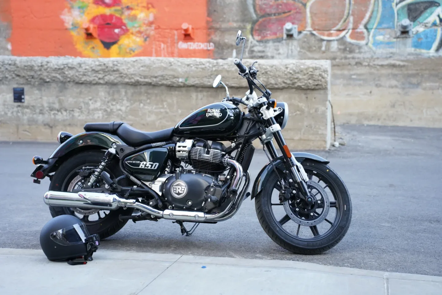2024 Royal Enfield Super Meteor 650 - Astral Green