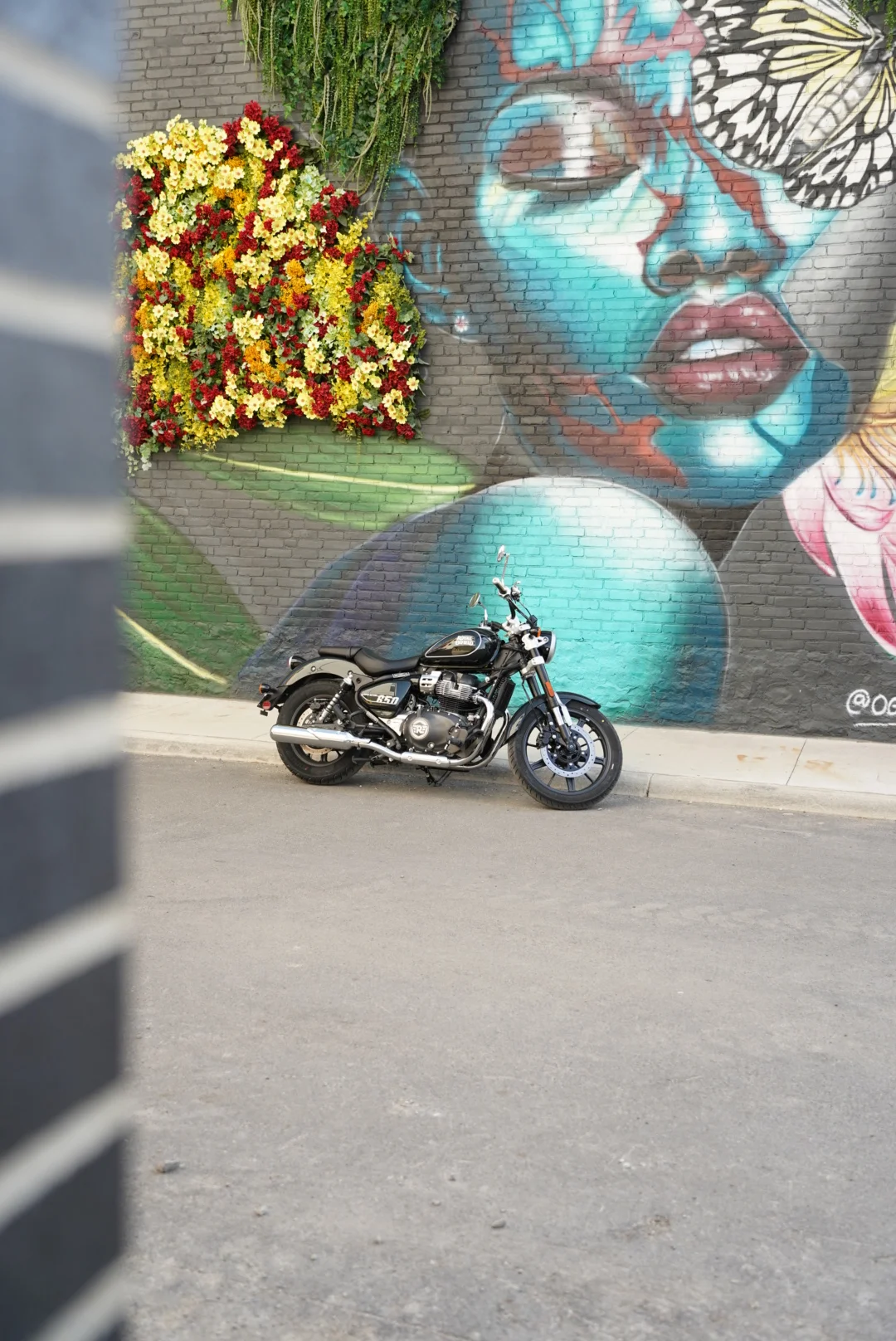 2024 Royal Enfield Super Meteor 650 - Astral Green