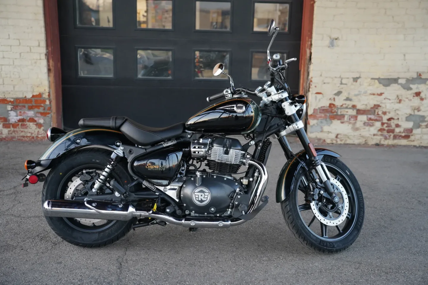 DSC04810 2026 Royal Enfield Super Meteor 650 - Interstellar Green