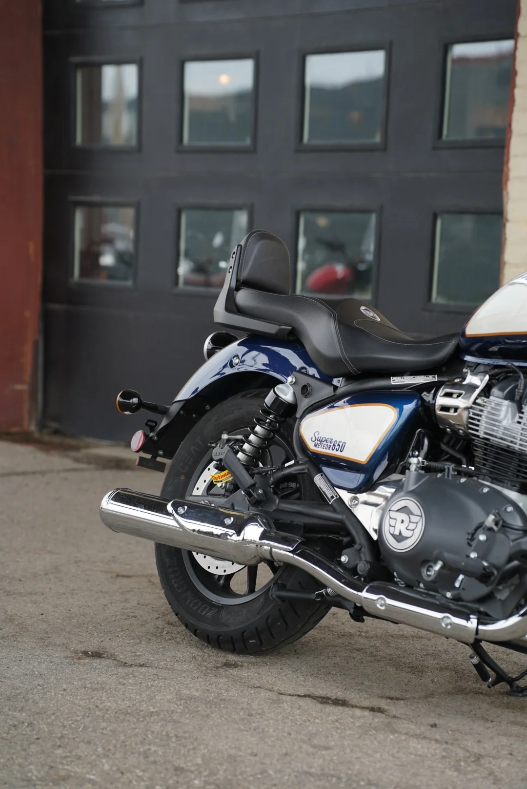 DSC04956 2026 Royal Enfield Super Meteor 650 - Celestial Blue
