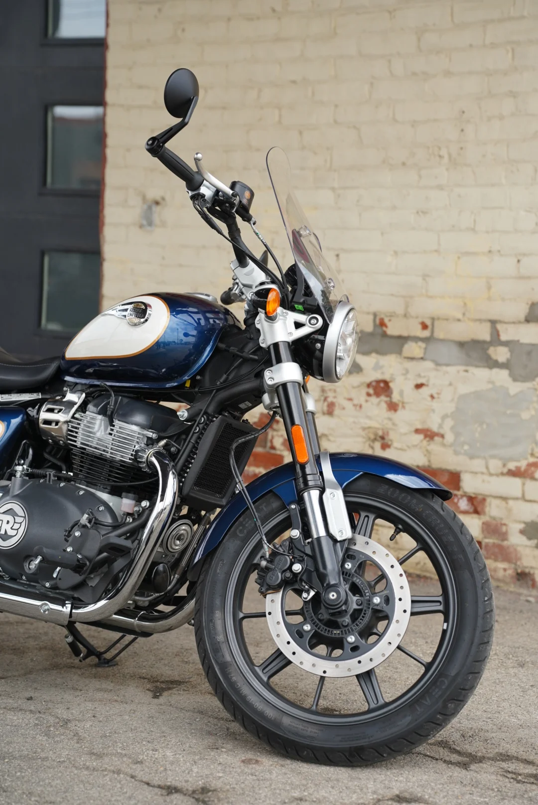 DSC04958 2026 Royal Enfield Super Meteor 650 - Celestial Blue