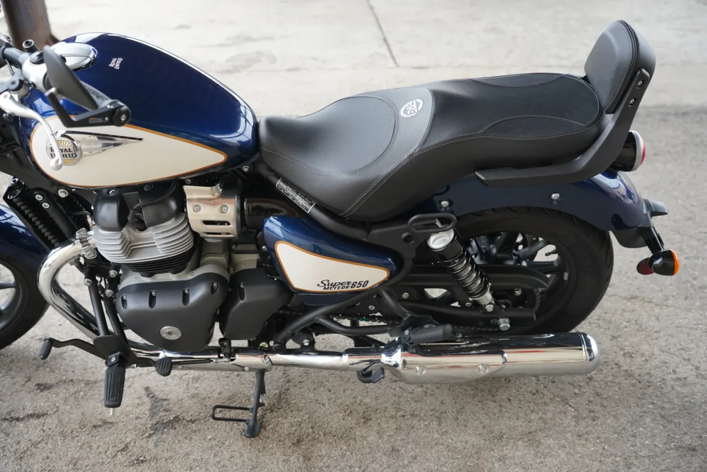 DSC04962 2026 Royal Enfield Super Meteor 650 - Celestial Blue