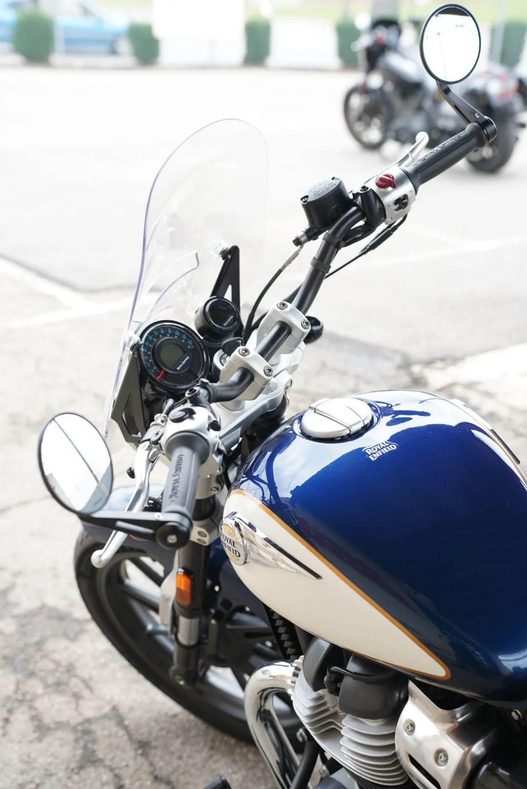 DSC04963 2026 Royal Enfield Super Meteor 650 - Celestial Blue