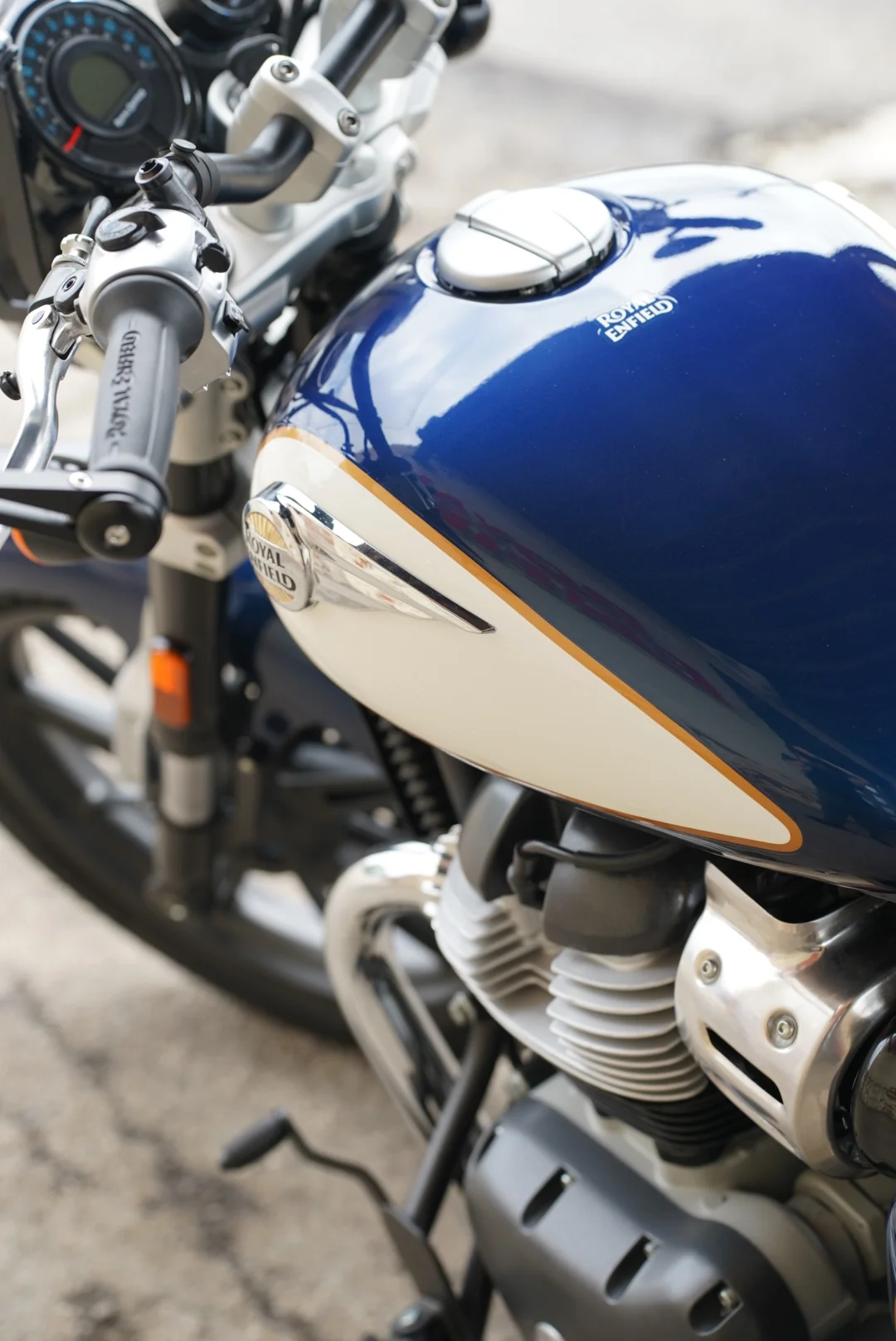 DSC04964 2026 Royal Enfield Super Meteor 650 - Celestial Blue